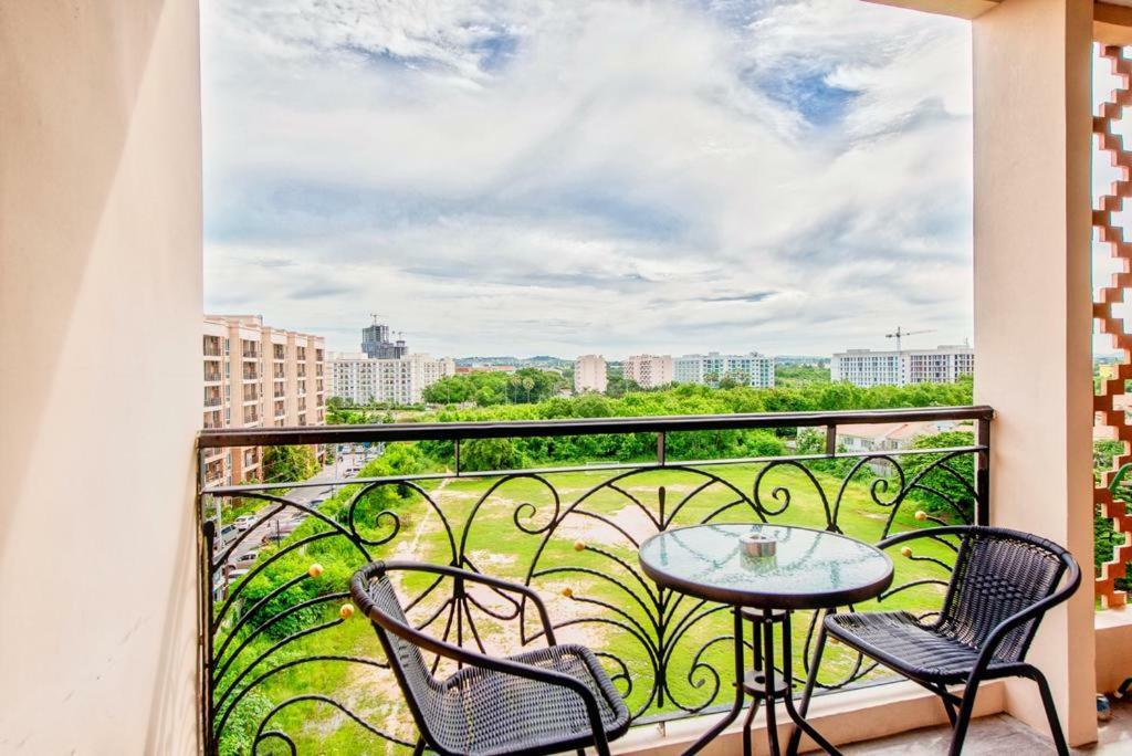 Atlantis Condo Resort Jomtien Exterior foto
